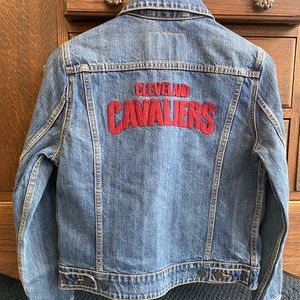 Levi’s Cleveland Cavaliers Denim Jacket NWT small